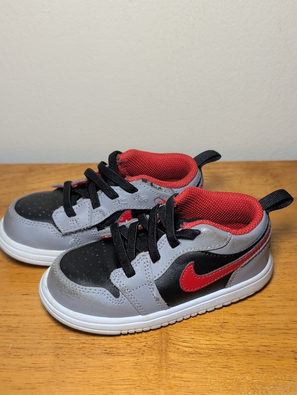 Air Jordan 1 Low Alt Sneakers Shoes Black Fire Red Cement Grey Nike Boys Size 8C